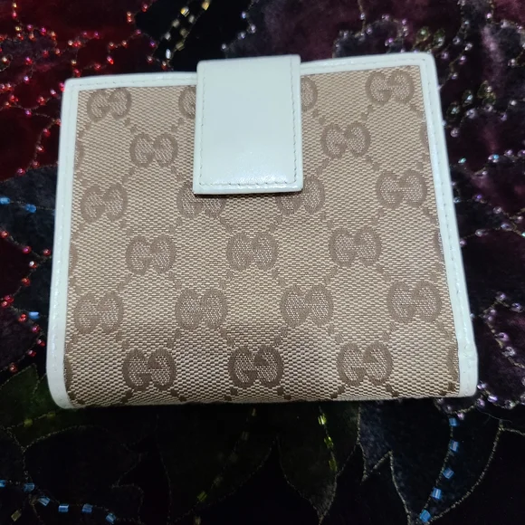 EUC Gucci Wallet - Picture 9 of 15